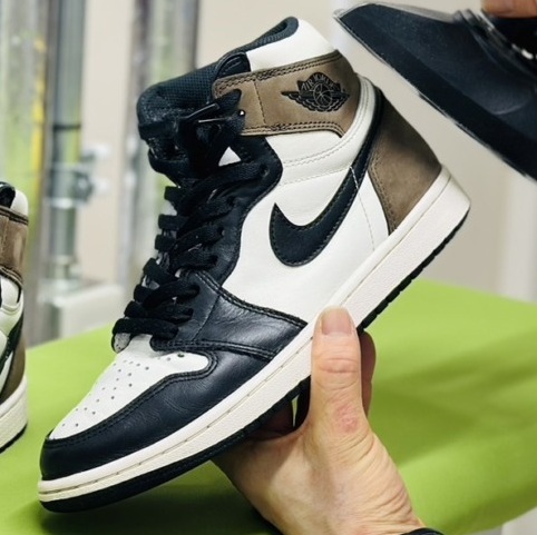 sneakersTop